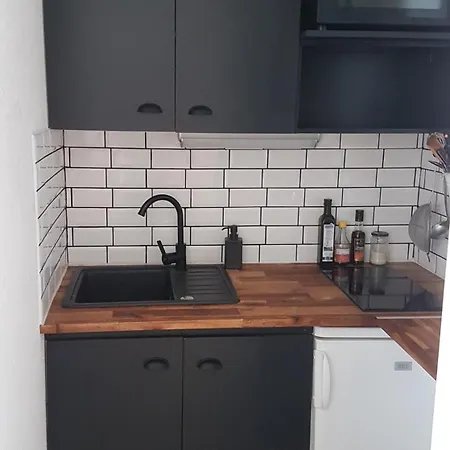 Appartement Renove Foret Des Pins 2 Personnes